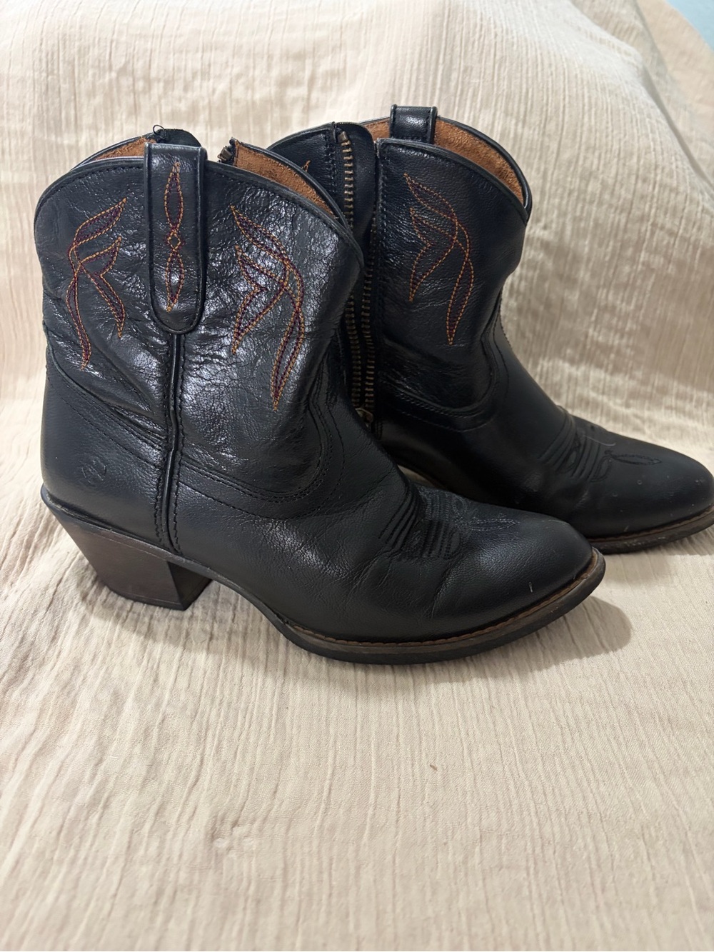 Ariat Black Leather Western Ankle Boots with Contrast Stitching